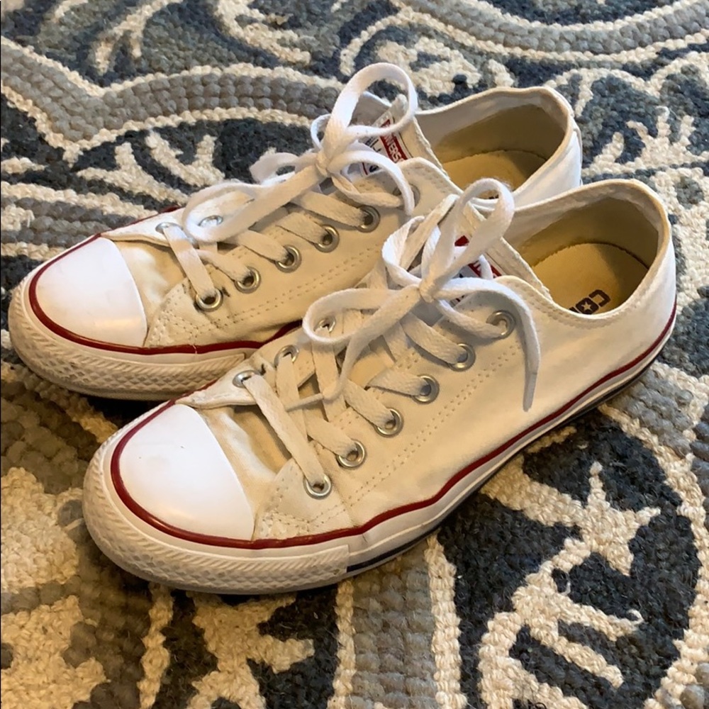 Converse white chucks size wmns 8